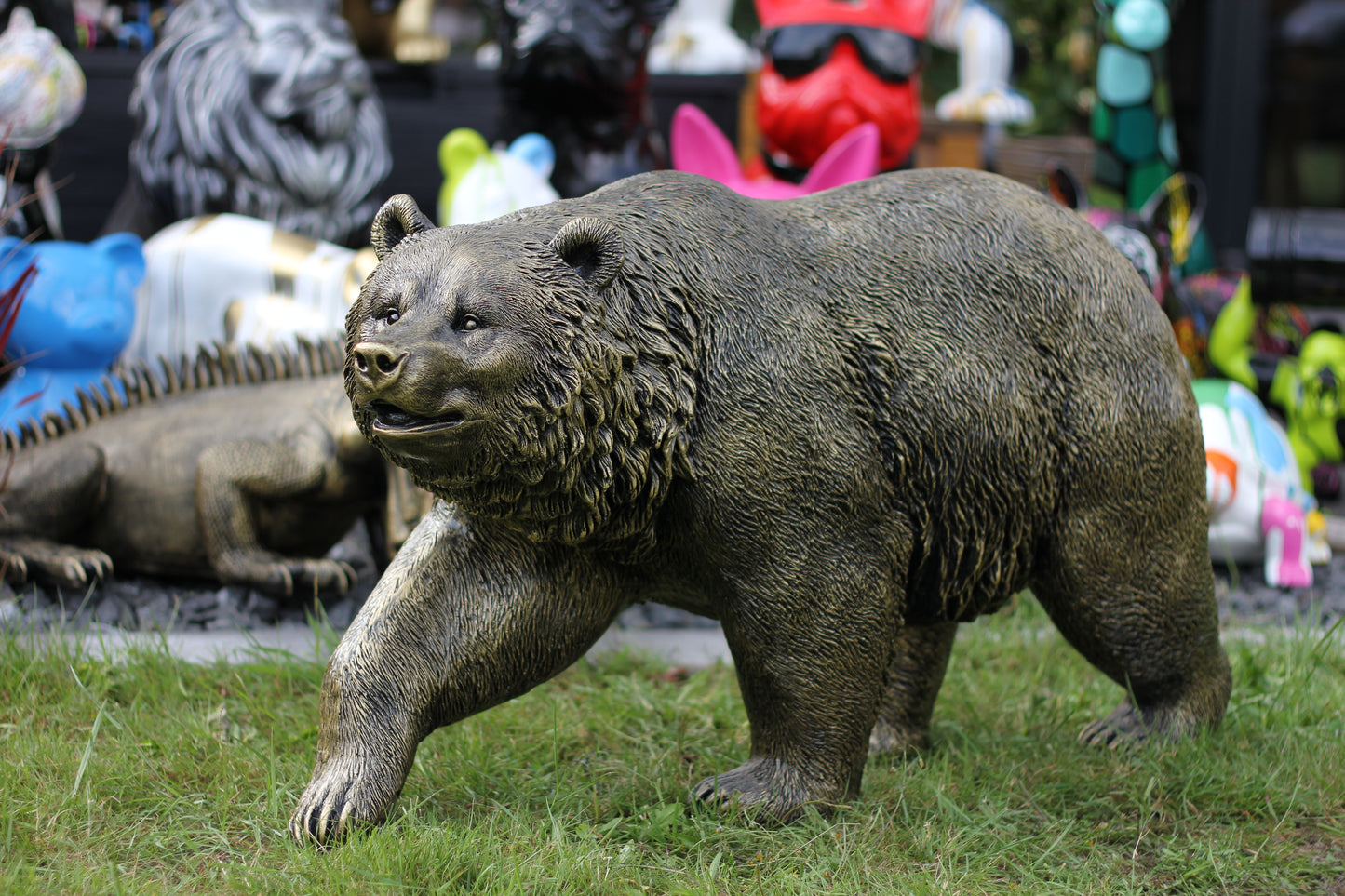Bär gold antik aus Kunstharz