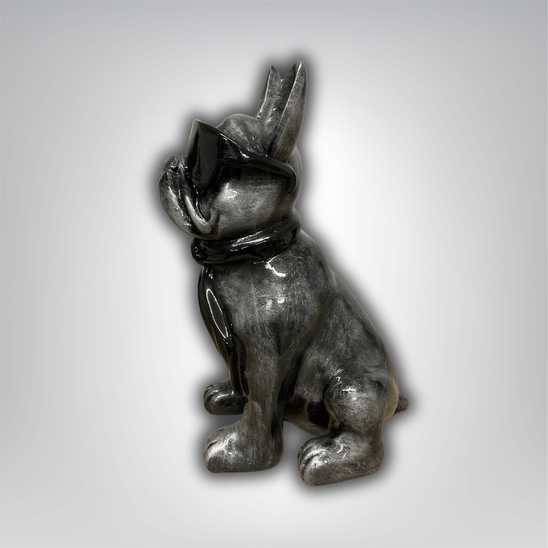 Französische Bulldogge mit Brille und Krawatte silber-antik aus Kunstharz - 30cm