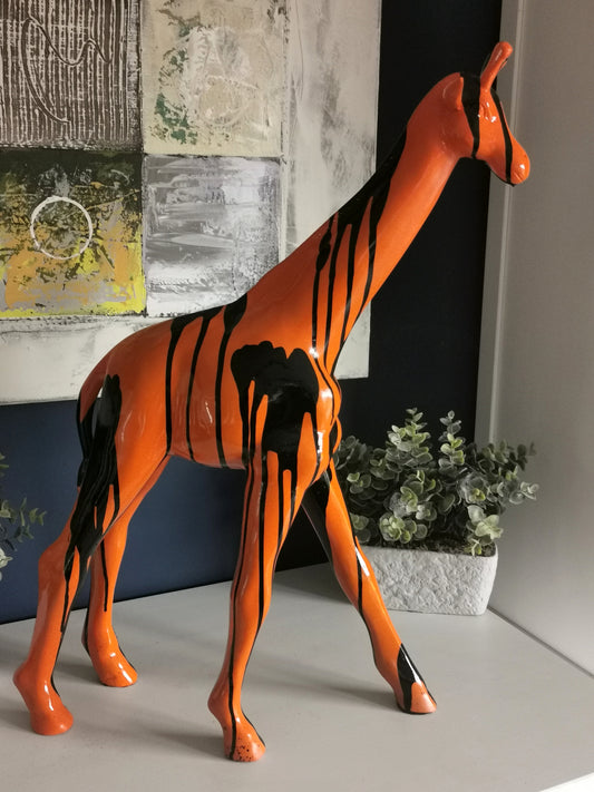 Giraffe orange/schwarz aus Kunstharz - 61cm