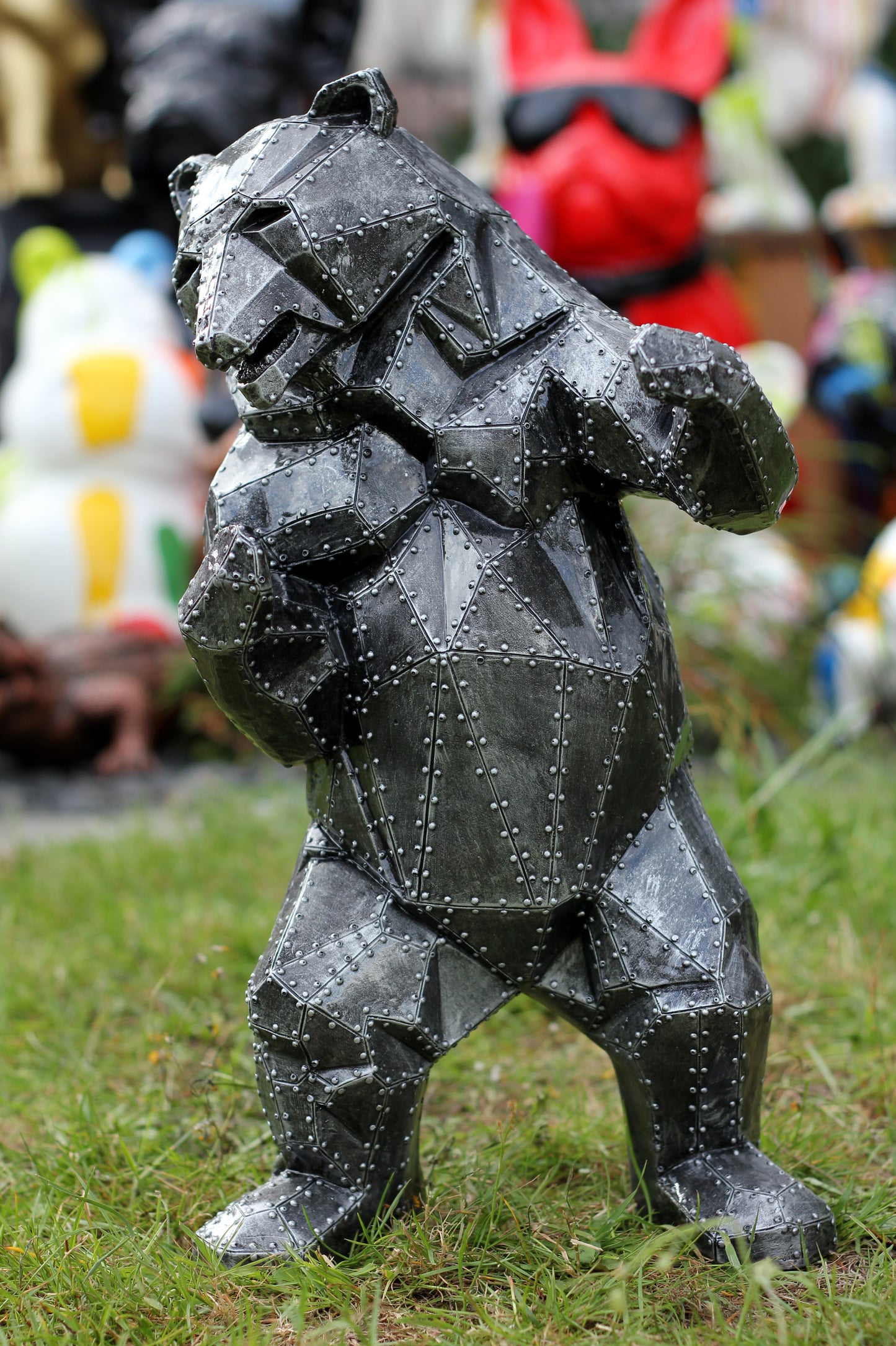 3D Bär silber-antik aus Kunstharz - 47cm