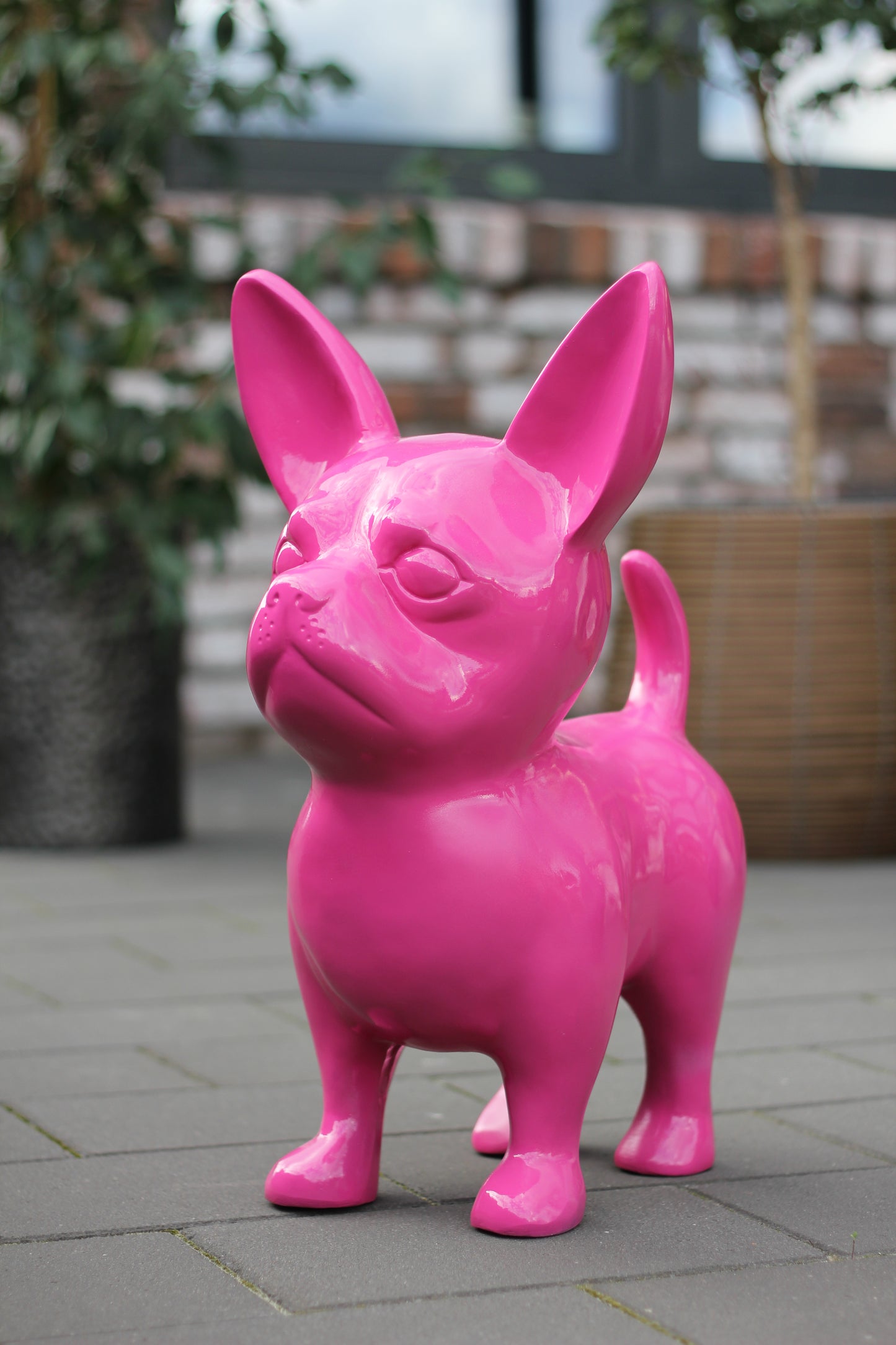 Chihuahua pink aus Kunstharz - 52cm